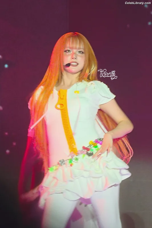 XG (Kpop) photo 1 of 3042