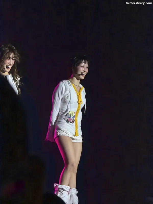 XG (Kpop) photo 10 of 3042