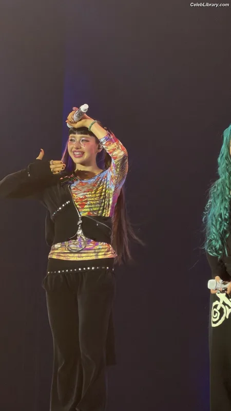 XG (Kpop) photo 1 of 3042