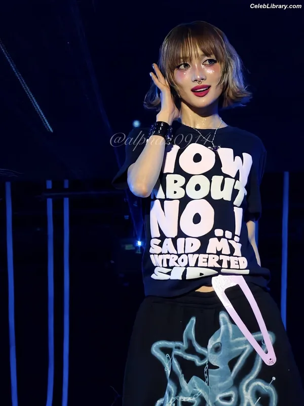 XG (Kpop) photo 1 of 3042