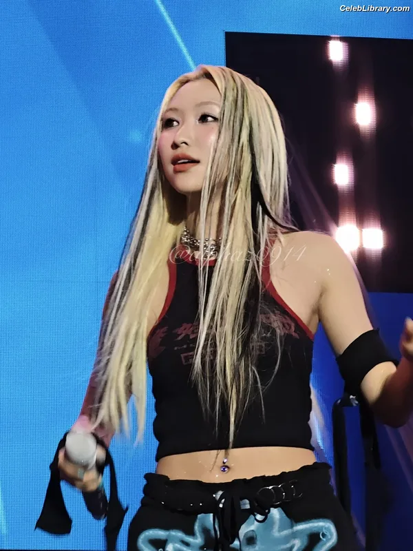 XG (Kpop) photo 16 of 3042