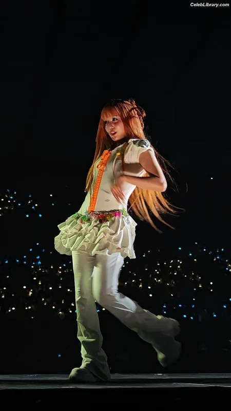 XG (Kpop) photo 1 of 3042