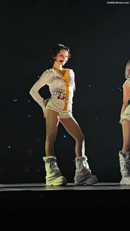 XG (Kpop) photo 2 of 3042