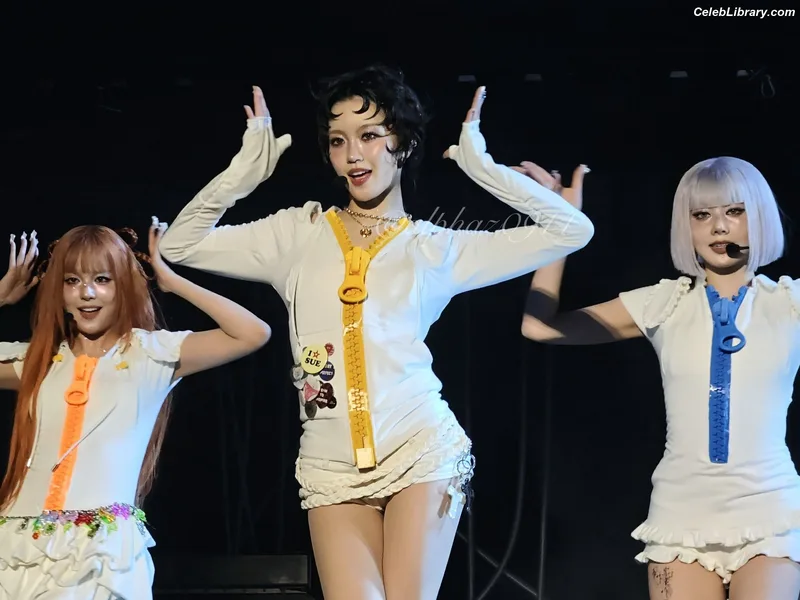 XG (Kpop) photo 12 of 3042
