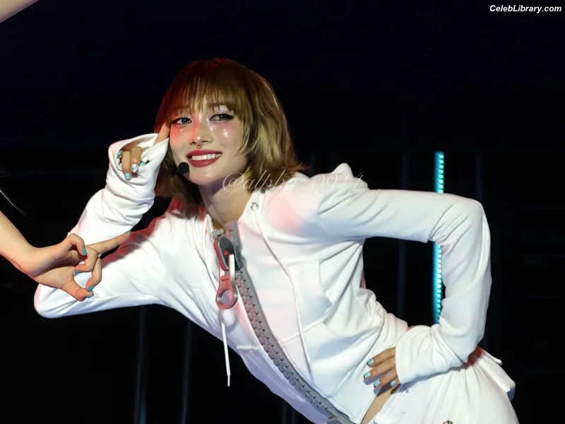 XG (Kpop) photo 16 of 3042