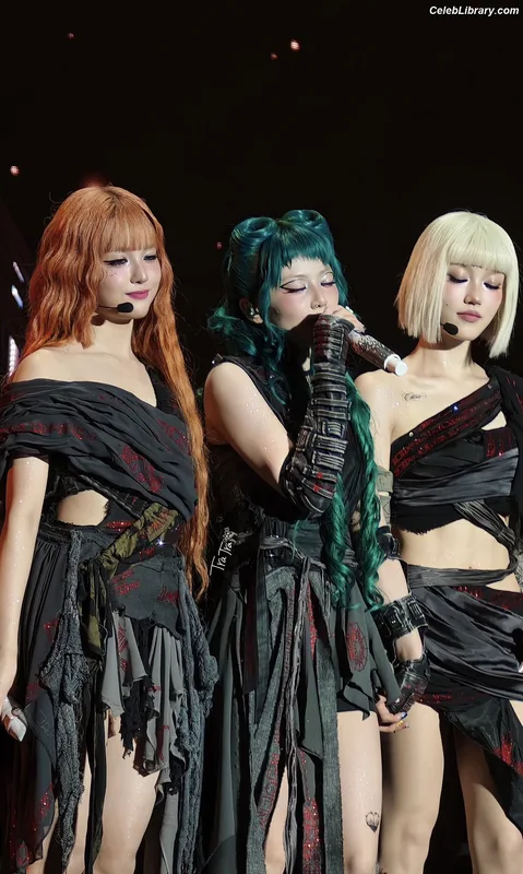 XG (Kpop) photo 12 of 3042
