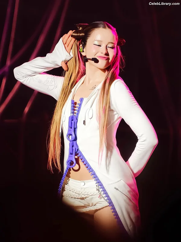XG (Kpop) photo 8 of 3042