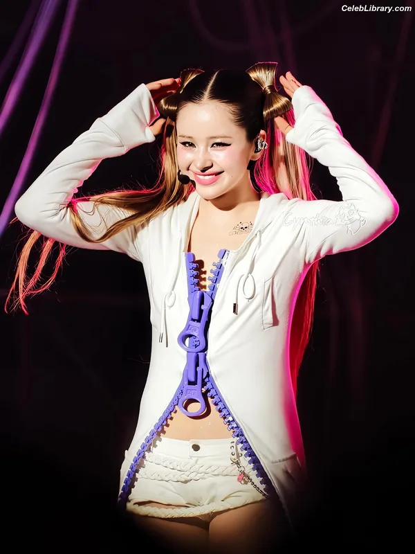 XG (Kpop) photo 10 of 3042