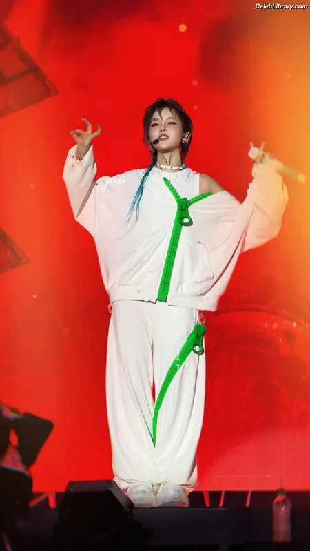 XG (Kpop) photo 15 of 3042