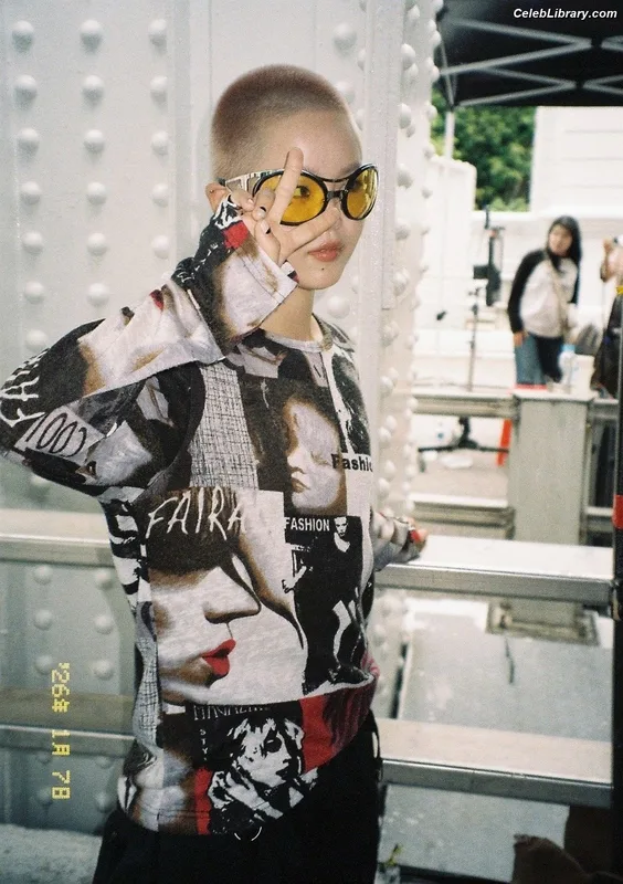 XG (Kpop) photo 1 of 3042
