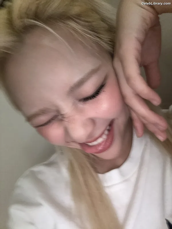 XG (Kpop) photo 4 of 3042
