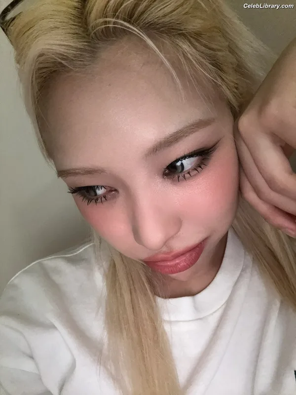 XG (Kpop) photo 5 of 3042