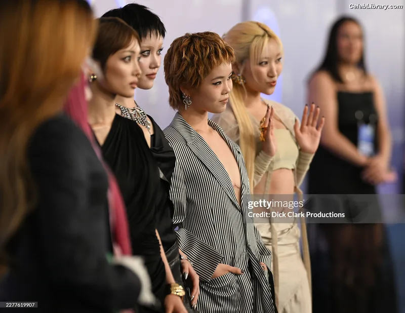 XG (Kpop) photo 12 of 3042