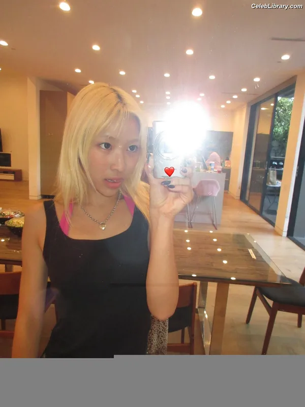 XG (Kpop) photo 16 of 3042