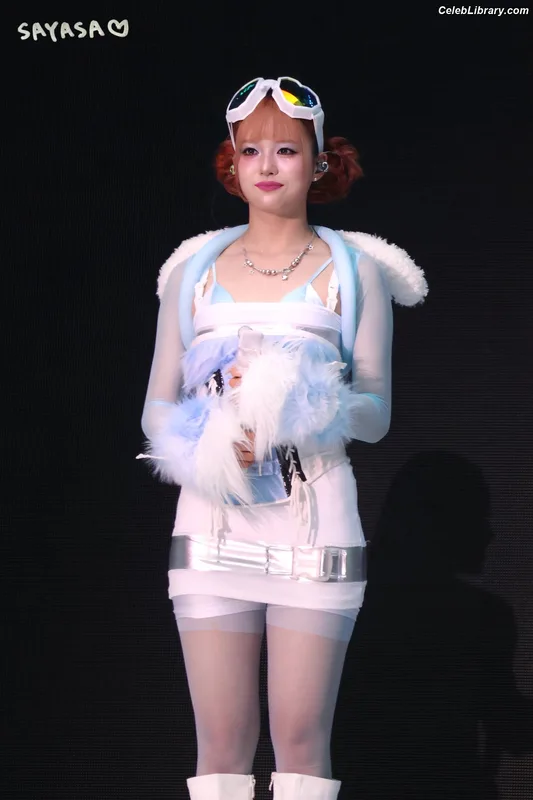 XG (Kpop) photo 1 of 3042