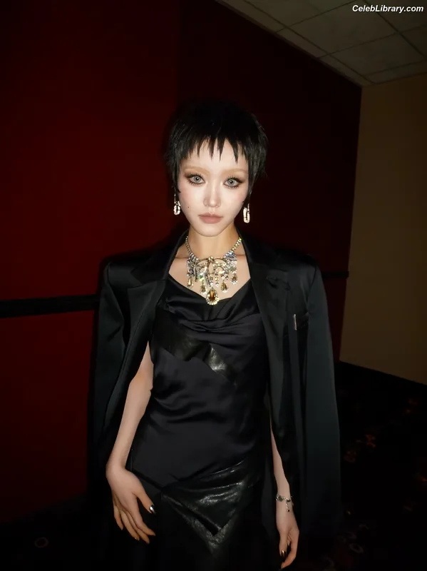 XG (Kpop) photo 16 of 3042
