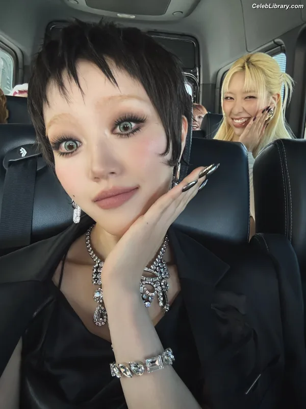 XG (Kpop) photo 18 of 3042