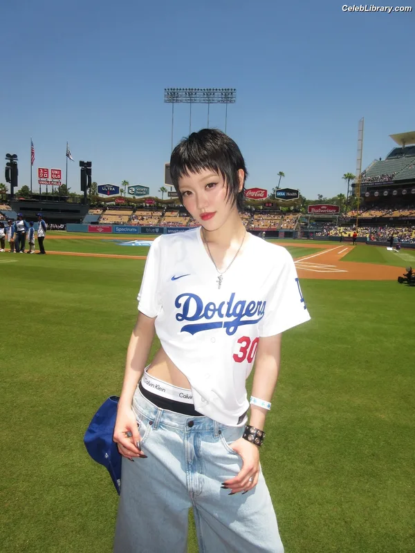 XG (Kpop) photo 2 of 3042