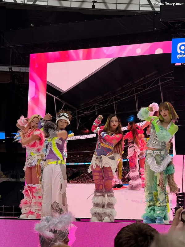 XG (Kpop) photo 10 of 3042