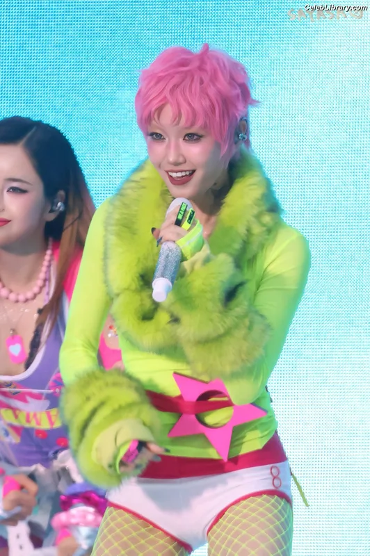XG (Kpop) photo 12 of 3042