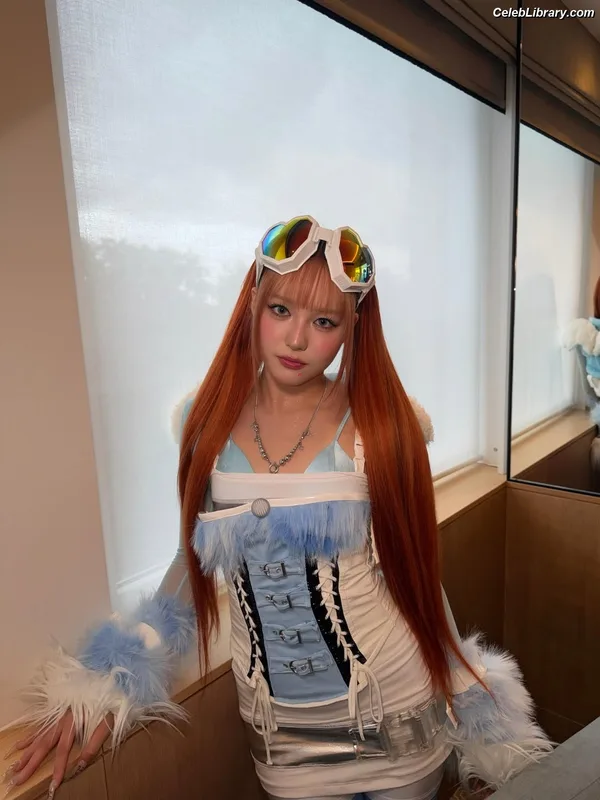 XG (Kpop) photo 2 of 3042