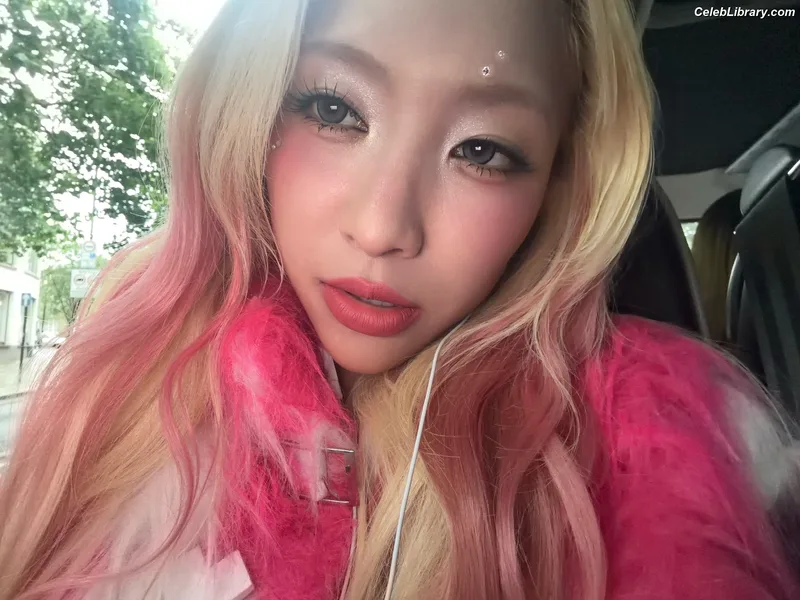 XG (Kpop) photo 20 of 3042