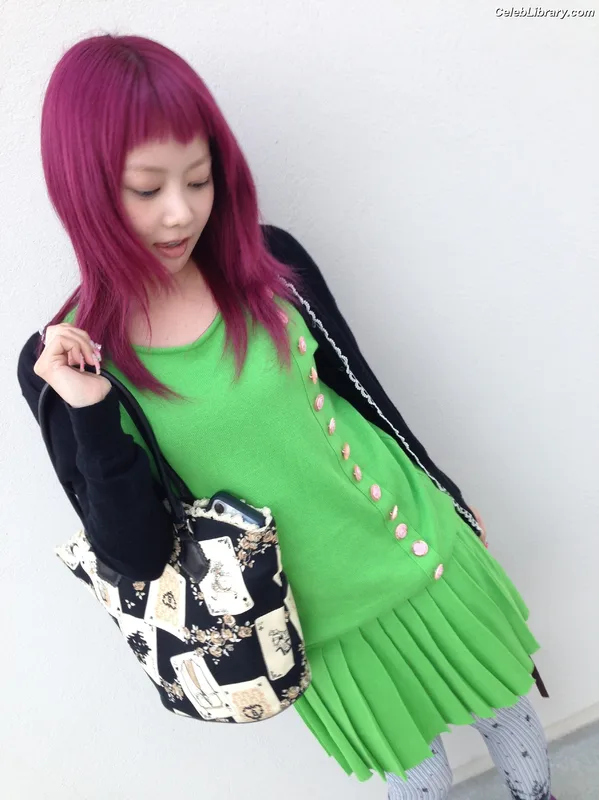 XG (Kpop) photo 1 of 3042