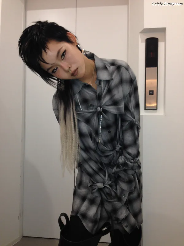 XG (Kpop) photo 7 of 3042