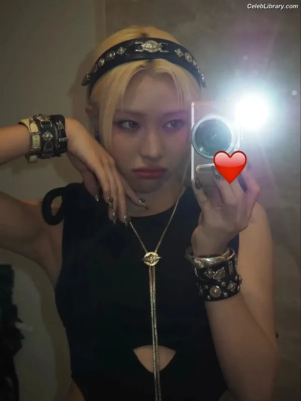 XG (Kpop) photo 3 of 3042