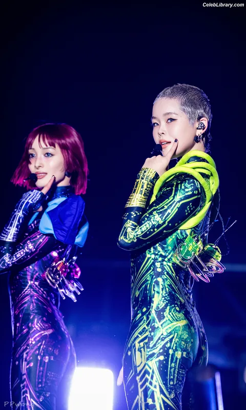 XG (Kpop) photo 12 of 3042