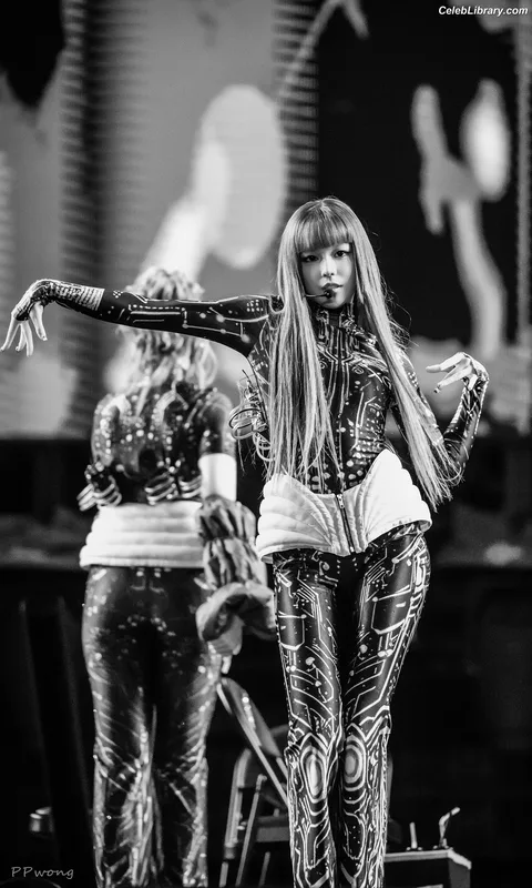 XG (Kpop) photo 6 of 3042