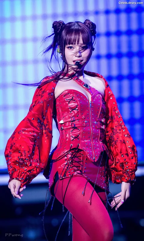 XG (Kpop) photo 7 of 3042