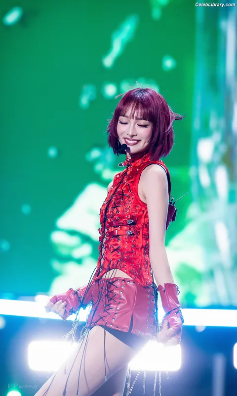 XG (Kpop) photo 12 of 3042