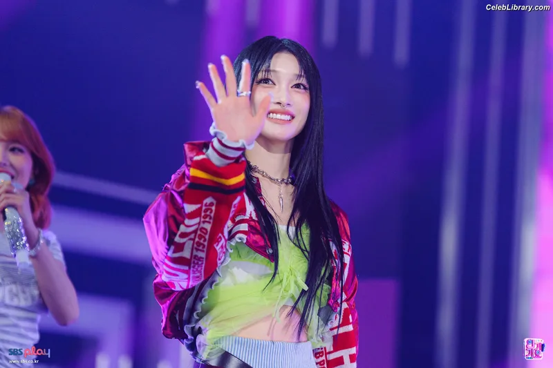 XG (Kpop) photo 16 of 3042