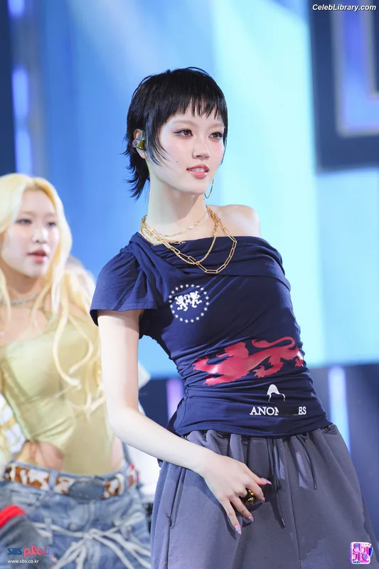 XG (Kpop) photo 18 of 3042