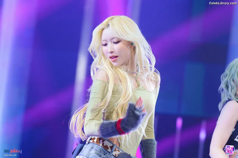 XG (Kpop) photo 4 of 3042