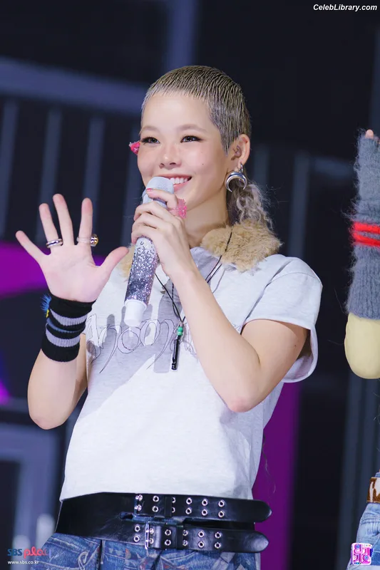 XG (Kpop) photo 12 of 3042