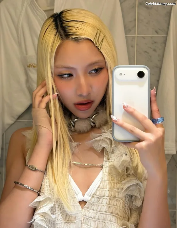 XG (Kpop) photo 19 of 3042