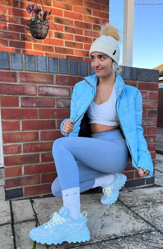 Xia Brookside photo 1 of 279