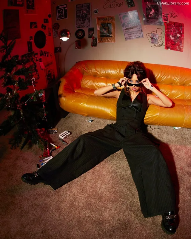 Xochitl Gomez photo 2 of 1688