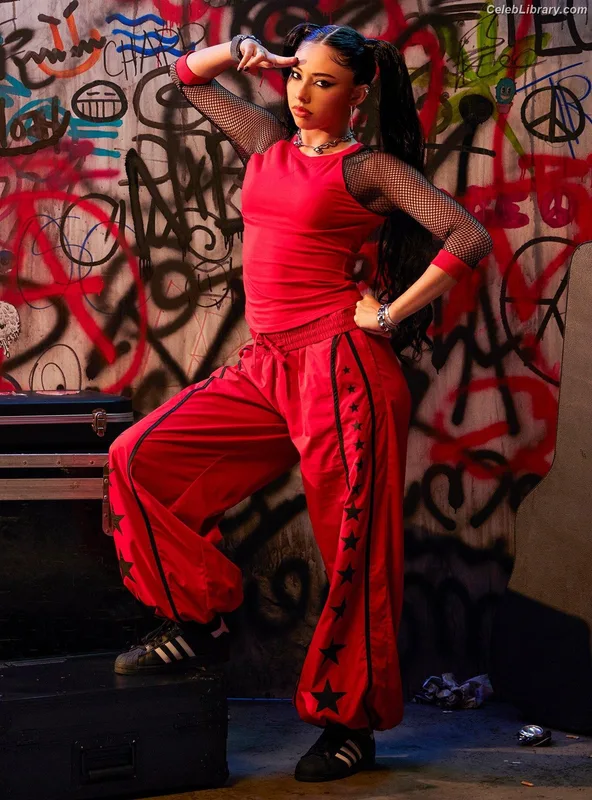Xochitl Gomez photo 3 of 1688