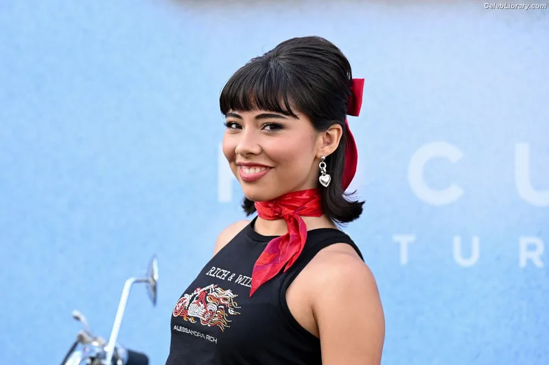 Xochitl Gomez photo 1 of 1688