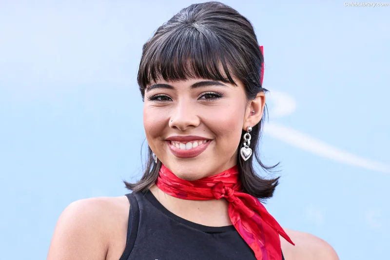 Xochitl Gomez photo 2 of 1688