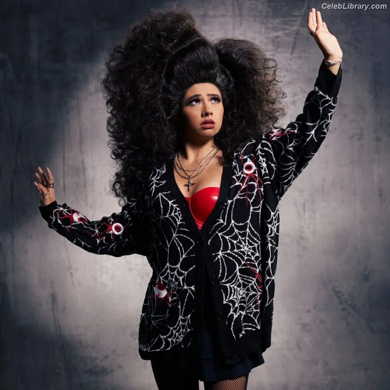 Xochitl Gomez photo 8 of 1688