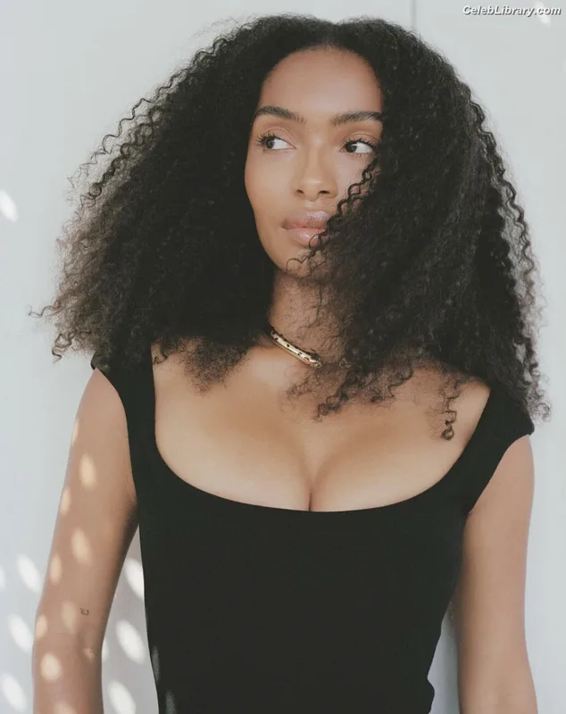 Yara Shahidi photo 9 of 21