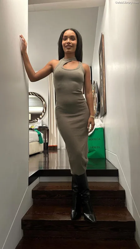 Yara Shahidi photo 13 of 21
