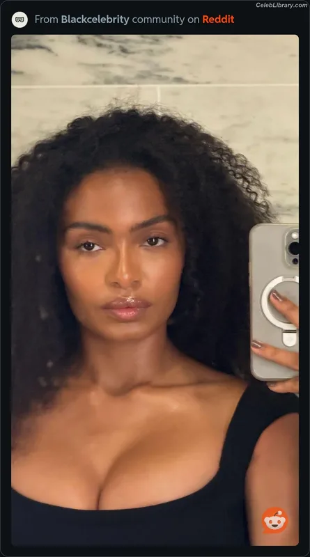 Yara Shahidi photo 16 of 21