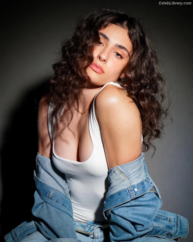 Yasmeen Fletcher photo 17 of 221