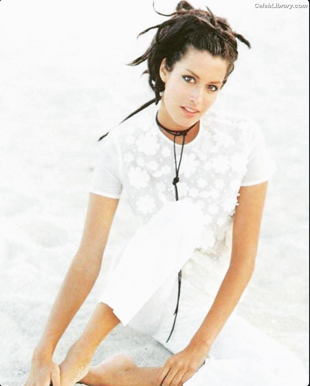 Yasmeen Ghauri photo 7 of 10