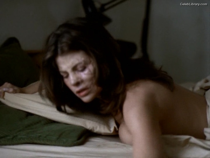 Yasmine Bleeth photo 22 of 25